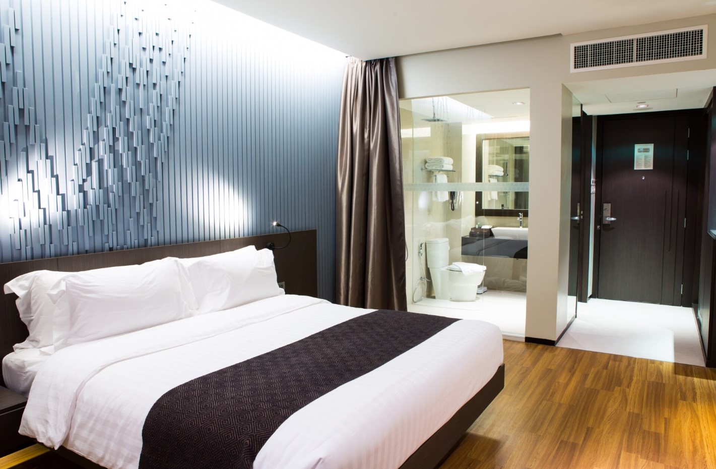 comfortable-guest-room